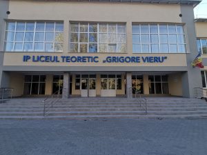 Investiții municipale la Băcioi: La LT ”Gr. Vieru” din Băcioi și Gimnaziul din satul Brăila au loc lucrări de pavare a curții
