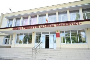 Acoperiș nou la LT”A. Mateevici” din Cricova. Investiția municipală - 2,7 mln de lei