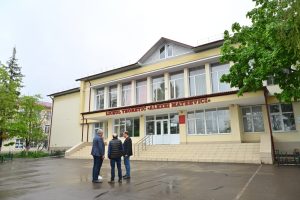 Primarul General la liceul din Cricova, unde a fost construit un nou acoperiș: Obiectiv atins, urmează altele