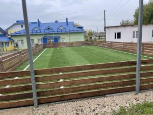 Premieră pentru grădinițele din suburbii: Primăria Chișinău a finanțat construcția terenurilor de sport