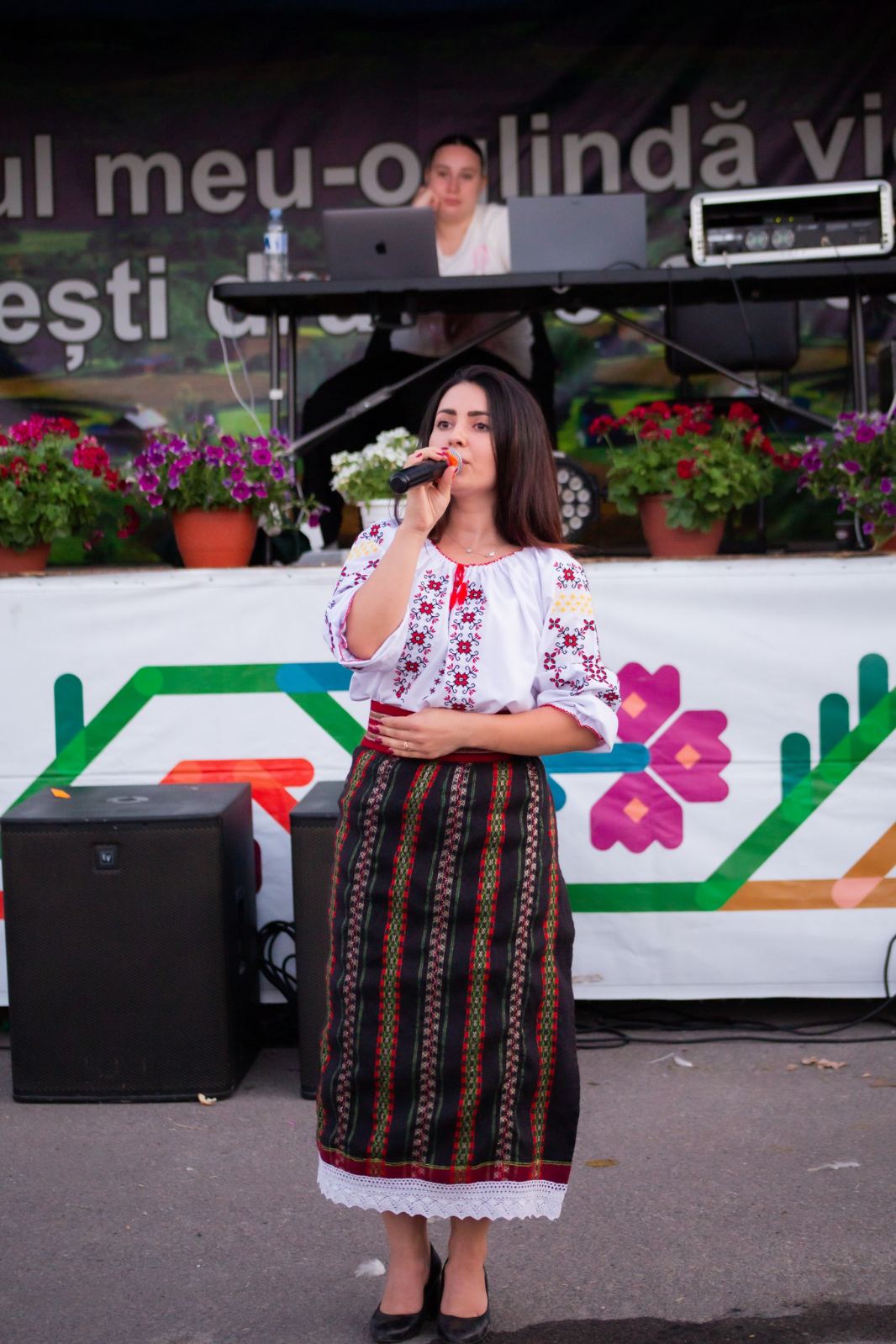 IMG-838df0a7f217512c647c557c2ec200b9-V