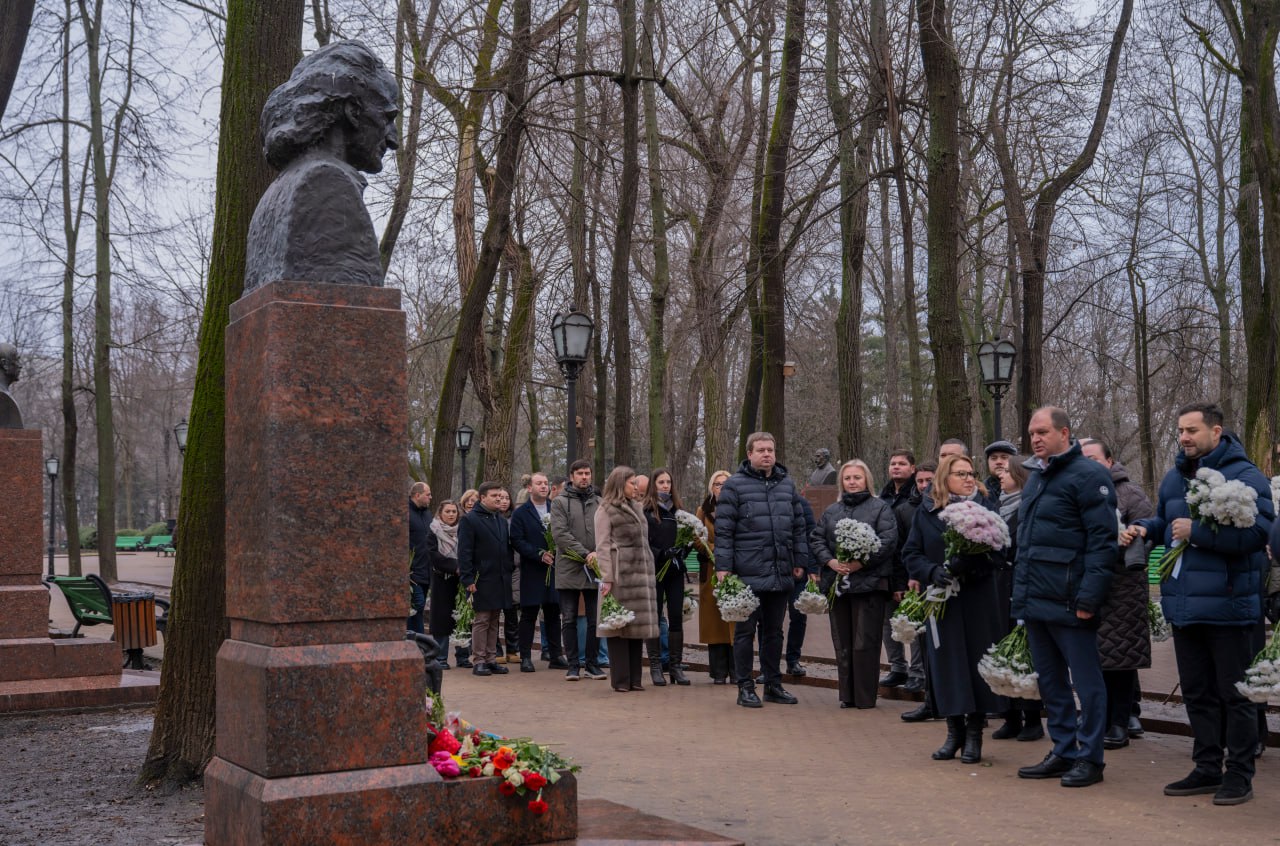 74d39f9b-0530-4e3a-ab16-cf35b1e27a27