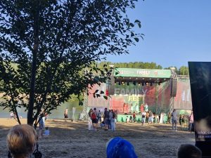 Locuitorii din întreaga țară sunt așteptați pe Faleza de la Vadul lui Vodă, unde se dă startul celor trei zile a ediției a  II-a Family Fest pe plajă