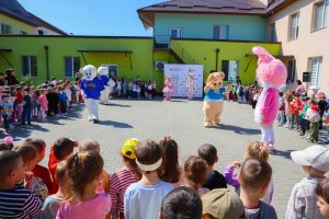 Spectacol extraordinar organizat de Primăria Chișinău de Ziua Familiei la Grădinița din Sîngera